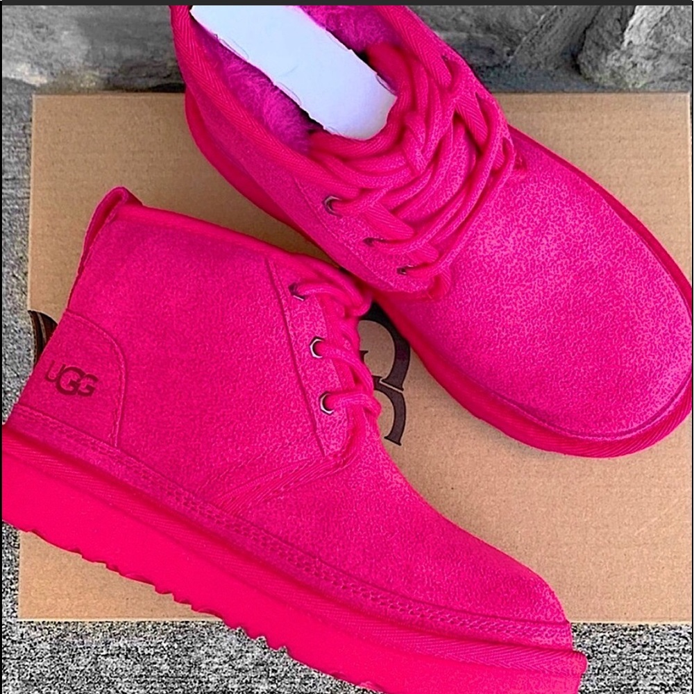 Neumel Ugg’s Bright Pink. Never Worn. Size 5